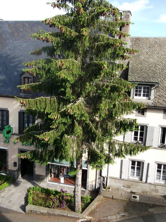 Hotel Restaurant La Reine Margot La Tour-dʼAuvergne 외부 사진