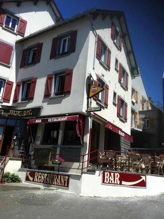 Hotel Restaurant La Reine Margot La Tour-dʼAuvergne 외부 사진