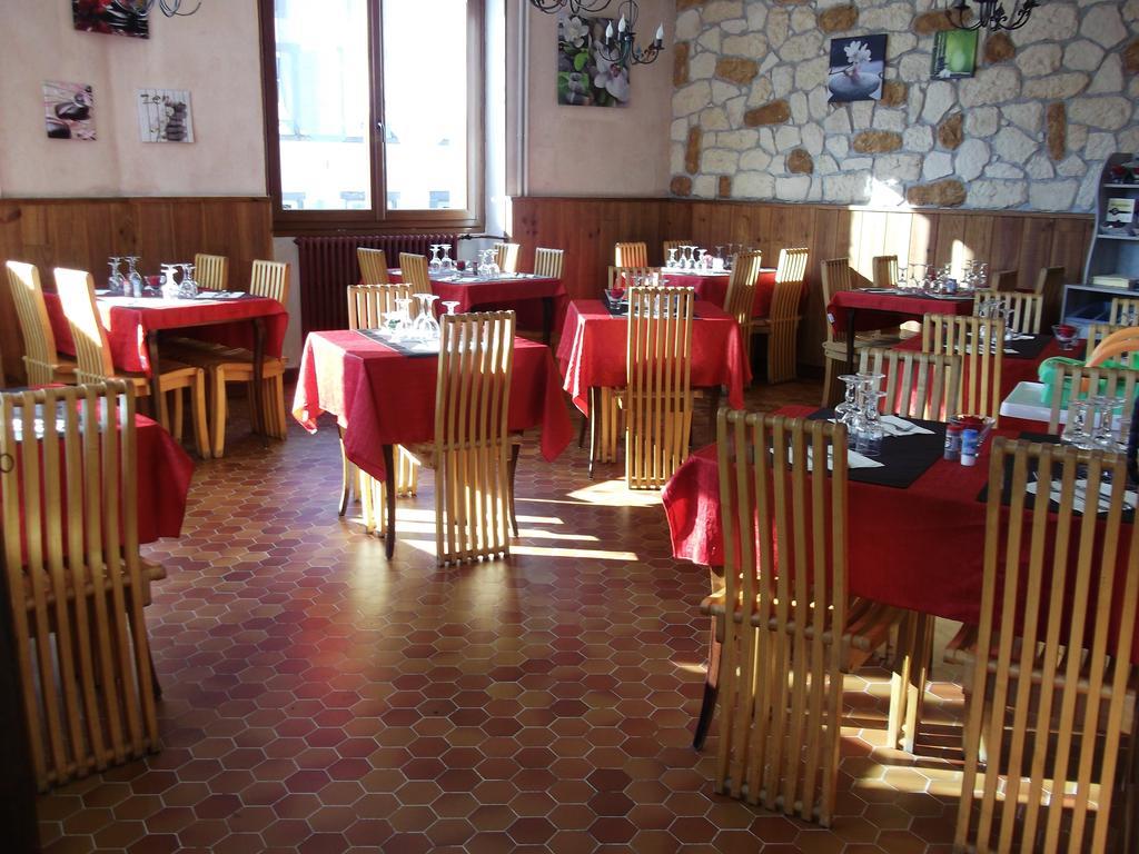 Hotel Restaurant La Reine Margot La Tour-dʼAuvergne 외부 사진